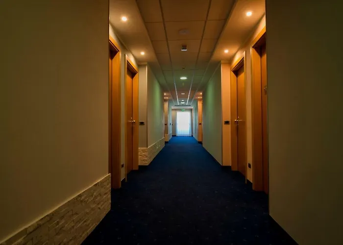 Planet Hotel
