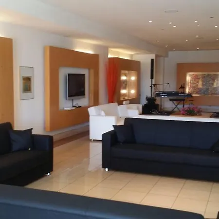 Hotel Planet 4*